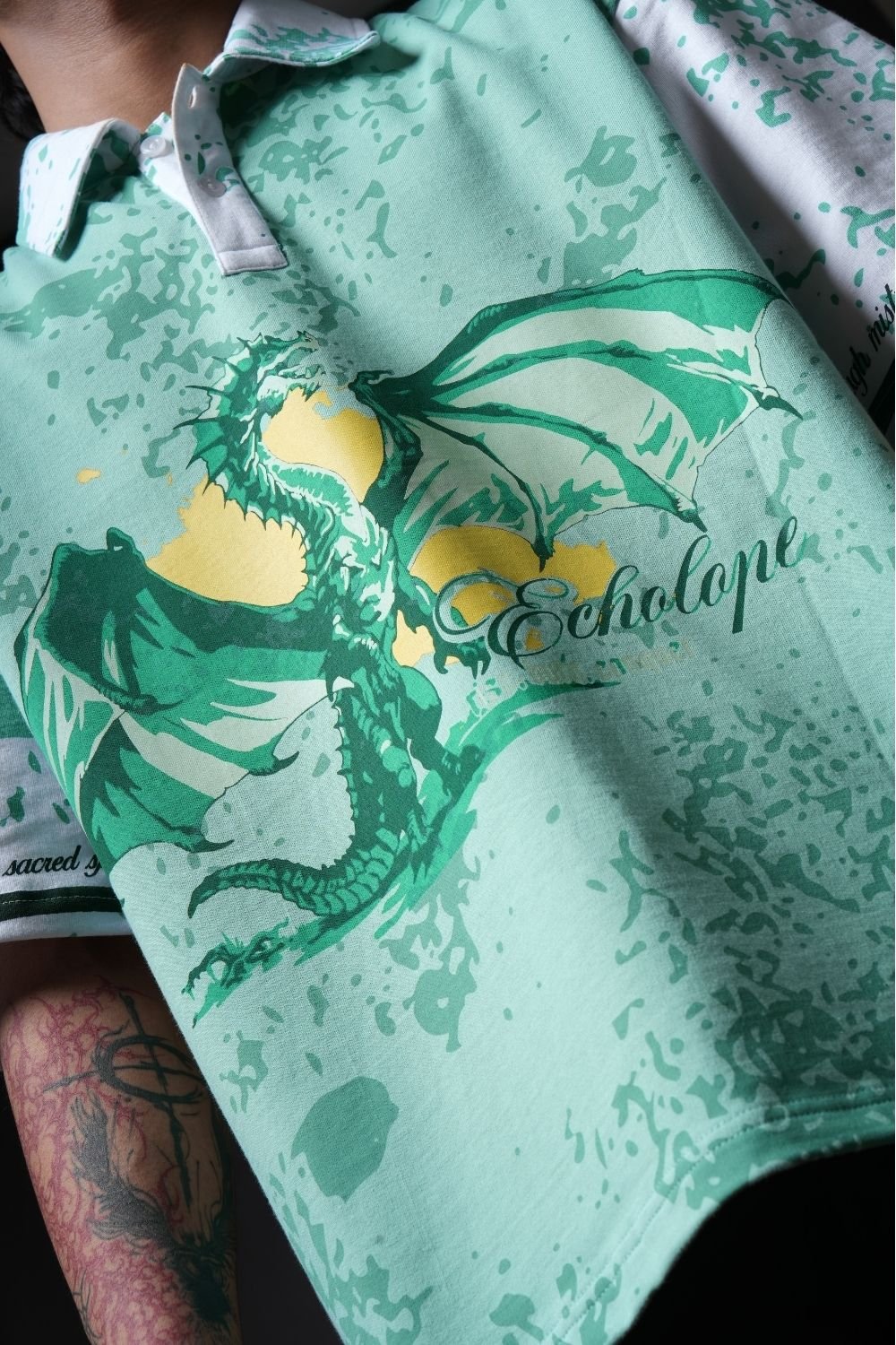 Dragon Crest T-shirt - Echolope