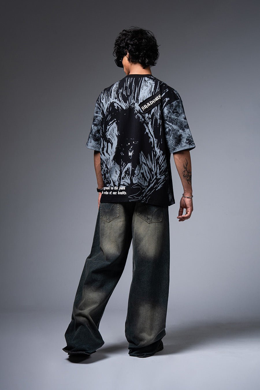 Shadows Oversized Graphic T-Shirt - Echolope