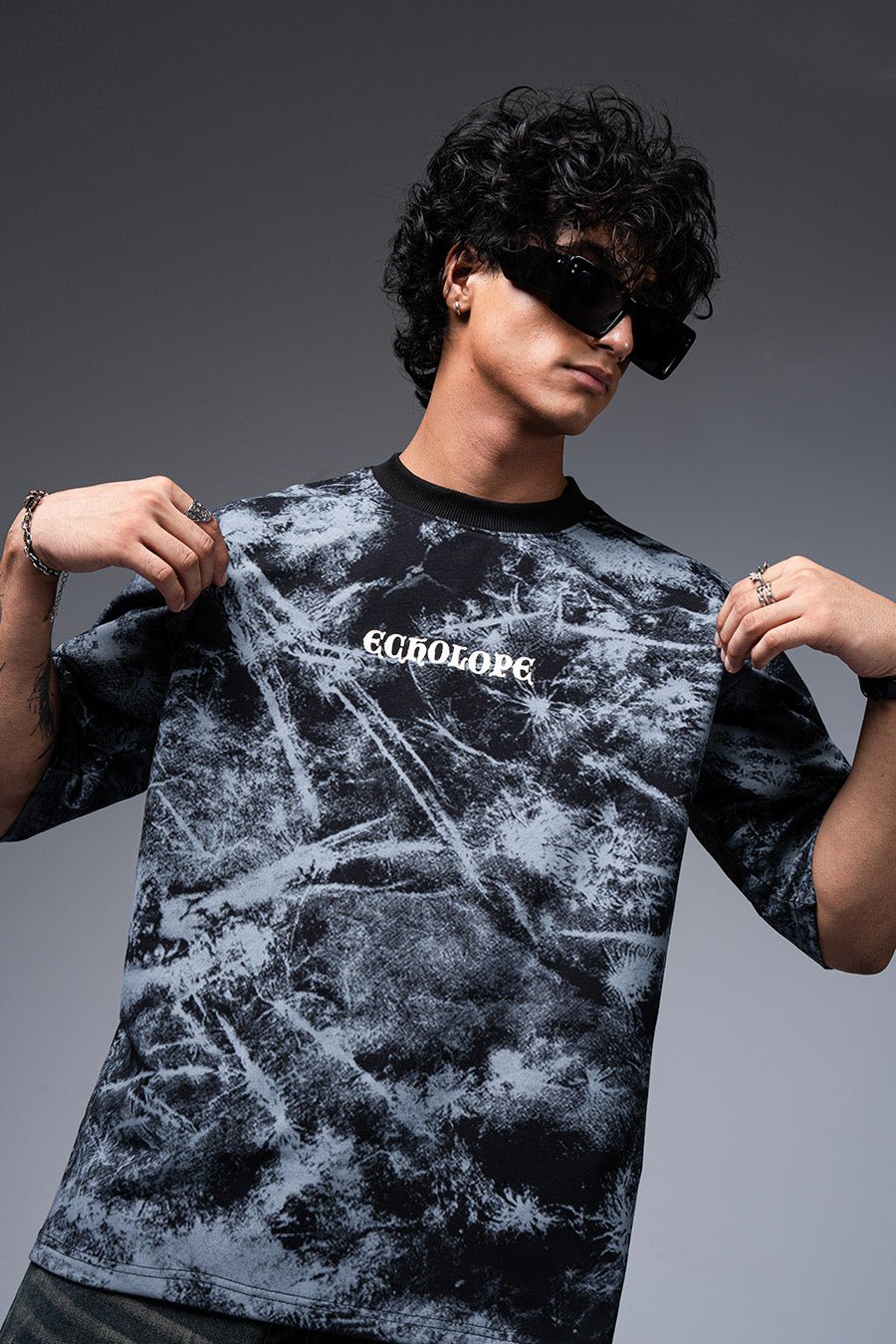 Shadows Oversized Graphic T-Shirt - Echolope