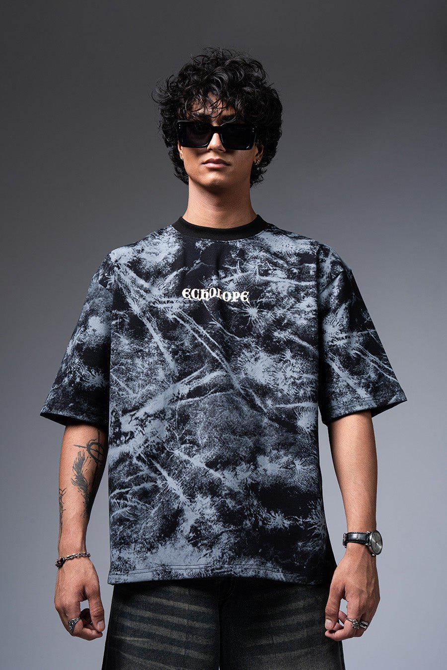 Shadows Oversized Graphic T-Shirt - Echolope