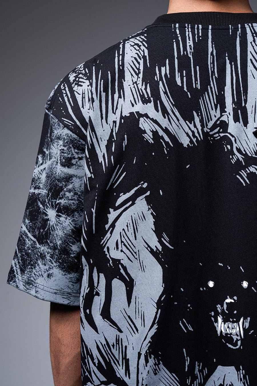 Shadows Oversized Graphic T-Shirt - Echolope