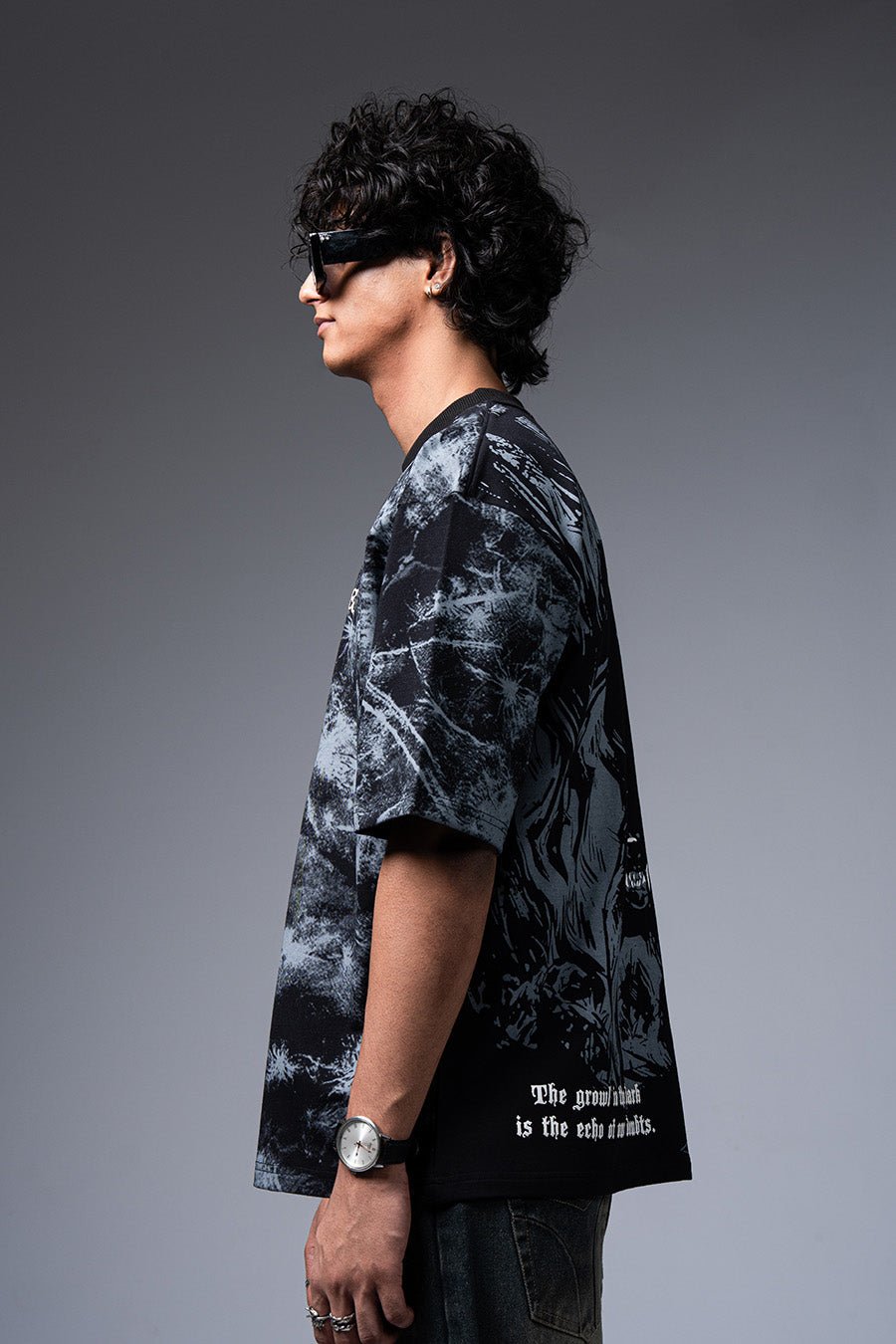 Shadows Oversized Graphic T-Shirt - Echolope
